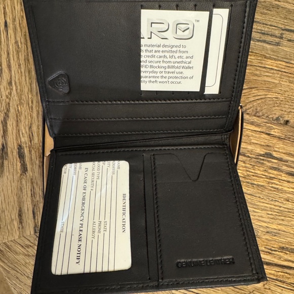 Tennessee Titans Football Sparo Wallet Lic. NFL BI-Fold Leather Billfold RFID - Picture 3 of 5